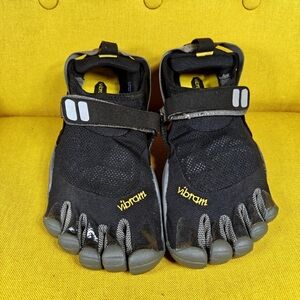 Vibram FiveFingers TrekSport Multisport Shoes Black Shoe Men's 9, Women's 10.5